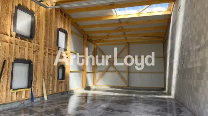LOCAL D'ACTIVITES A LOUER - Offre immobilière - Arthur Loyd